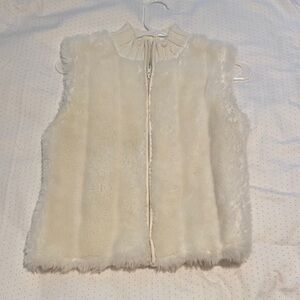 Dollcake Cream Furry Vest